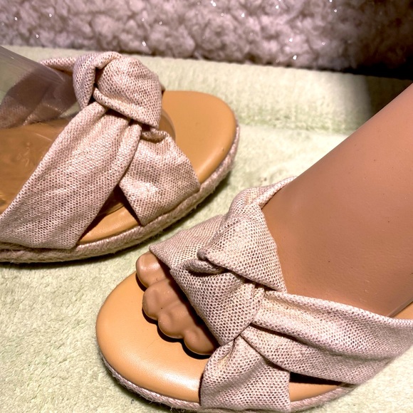 NINE WEST GOLD ESPADRILLE WEDGED OPEN TOE SANDALS - Picture 6 of 12